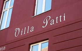 Apartment At Rostock - Pink